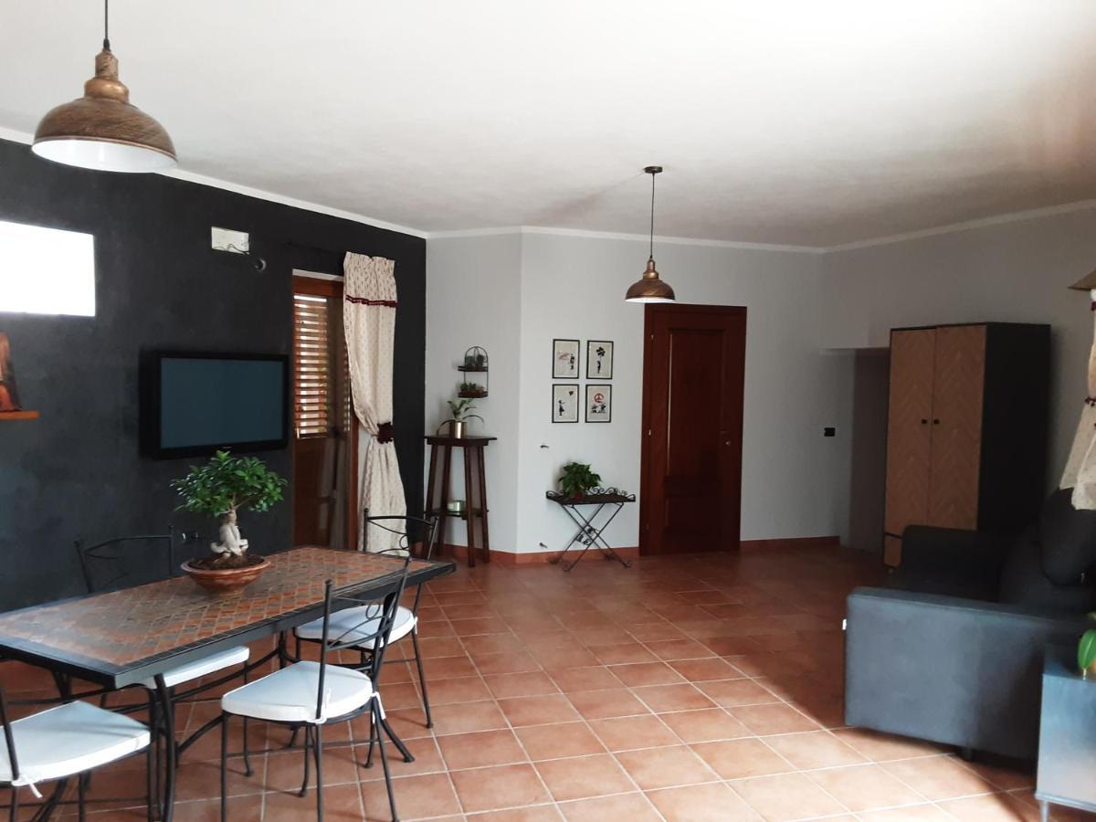 L'Aura Bed and Breakfast Uri Buitenkant foto